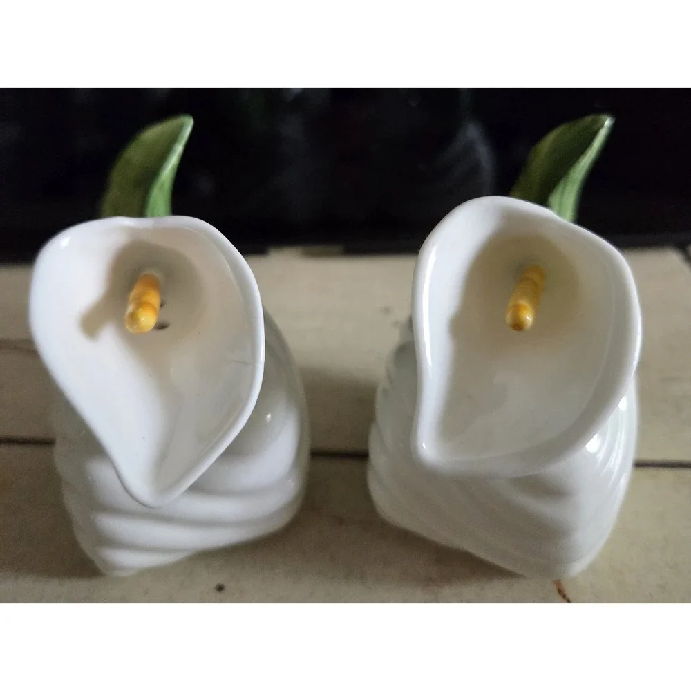 PIA Calla Lily Salt And Pepper Shakers‎ 1985 Vintage
